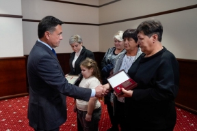 Андрей Воробьев передал медаль «Золотая Звезда» семье погибшего бойца СВО из Серпухова