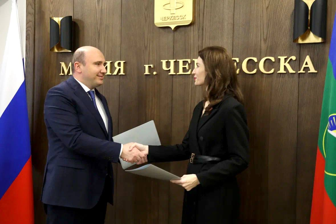 Глава Черкесска Алексей Баскаев поблагодарил Движение Первых за активное участие в мероприятиях по случаю Года защитника Отечества и 200-летия столицы КЧР