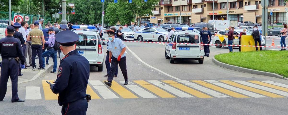 Раненных при стрельбе в Москве автоинспекторов представят к госнаградам