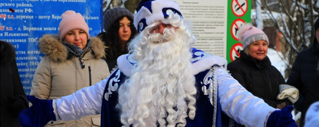 В деревне Воронки в г.о. Красногорск провели игровую программу «В гостях у Деда Мороза»