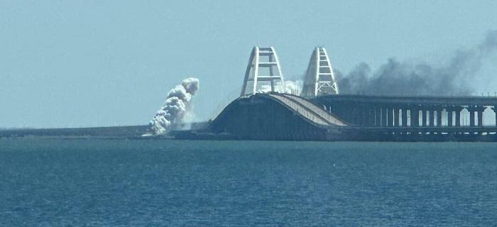 Минобороны России: ВСУ атаковали Крымский мост ракетой С-200