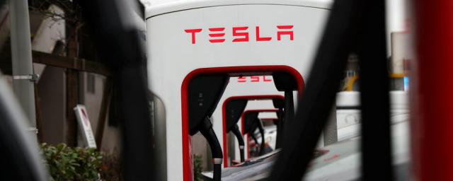 Рекордная прибыль Tesla поможет компании преодолеть недавние трудности