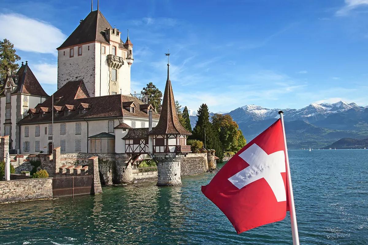 Введение 39%-х пошлин со стороны США заставило Швейцарию пересмотреть свой нейтральный статус