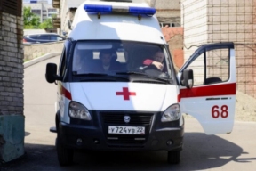 В Ломоносовском районе водитель каршеринга сбил женщину и скрылся