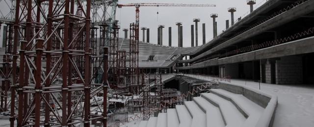 На стадионе «Нижний Новгород» завершено возведение трехгранных колонн