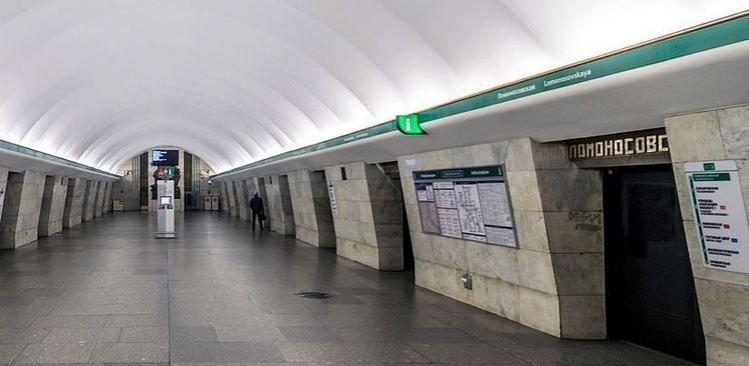 Станцию метро «Ломоносовская» закрывали из-за бесхозного предмета