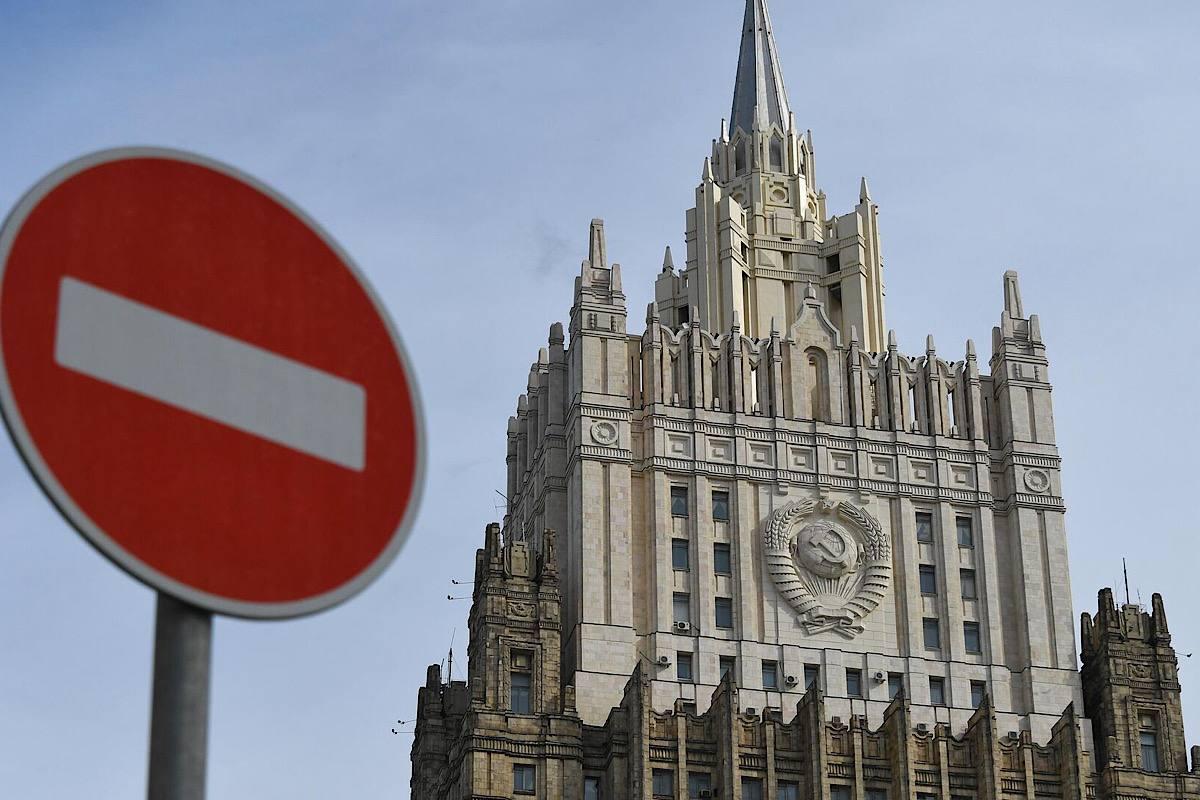 В МИД РФ выразили сомнения в целесообразности проведения переговоров в Ватикане