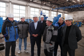 Председатель Думы Астраханской области Игорь Мартынов проверил объекты социальной и судоремонтной сфер в Камызякском районе