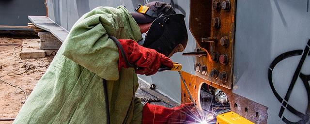 Мост через затон Новинки в Москве готов на 75%