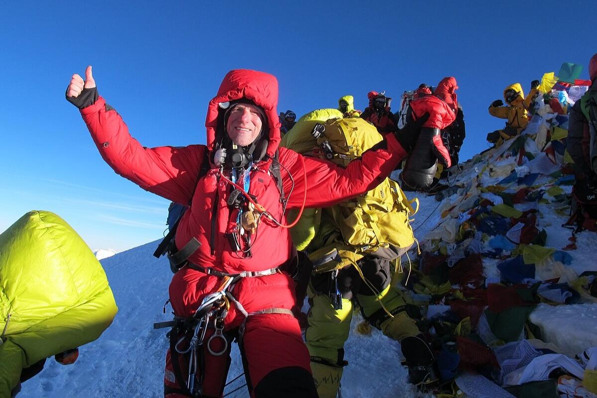 Пока Эверест дорожает, Непал открывает 100 бесплатных вершин