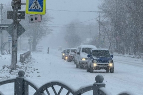 На Камчатке во время мощного циклона служебные машины чиновников снова превратили в бесплатные такси