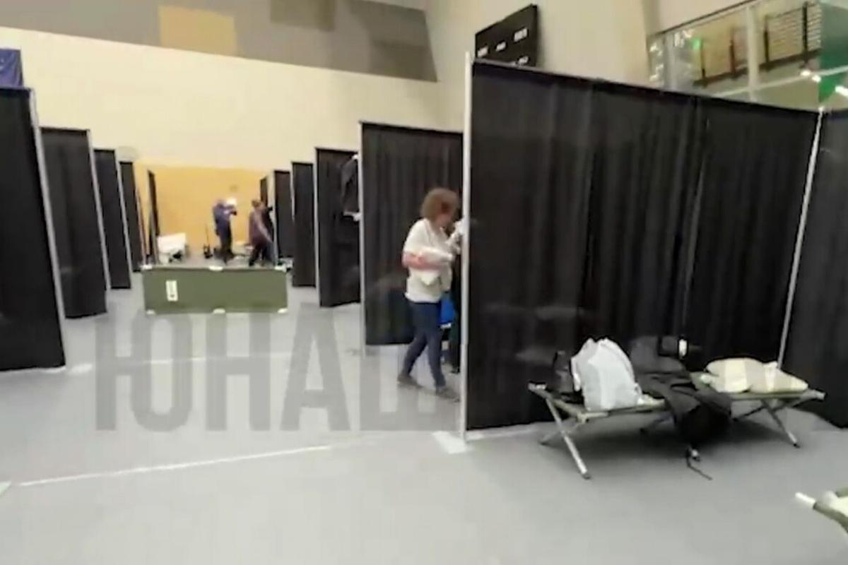 Российских журналистов на Аляске накормят бесплатно