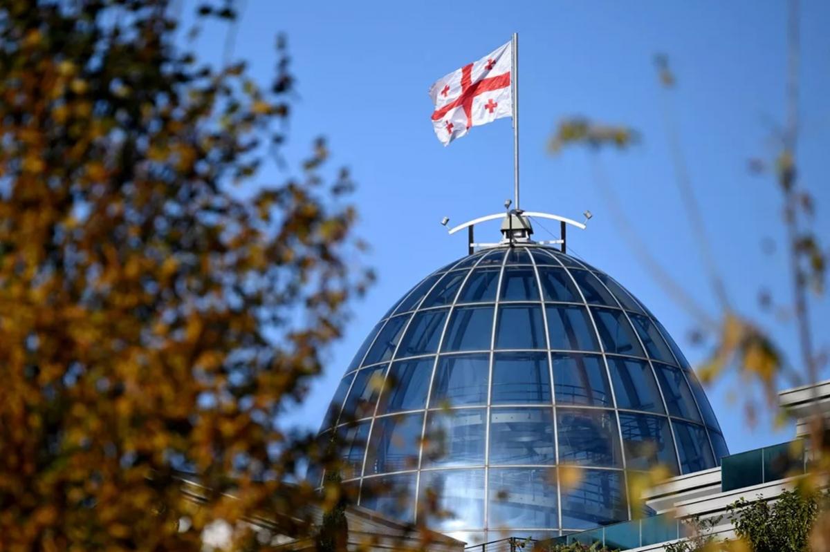 Лихачи на дорогах и море с водорослями: почему поездка в Грузию может не оправдать ожиданий