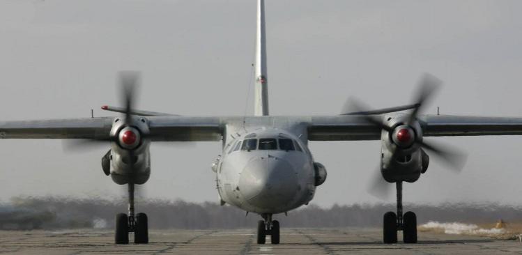 В аэропорту Магадана Ан-26 выкатился за пределы взлетной полосы