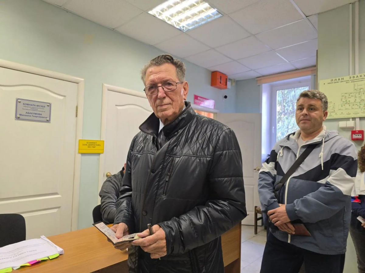 Почетный гражданин Коломны Вячеслав Юрченко проголосовал в первый день выборов депутатов Государственной Думы, Московской областной Думы и Совета депутатов городского округа