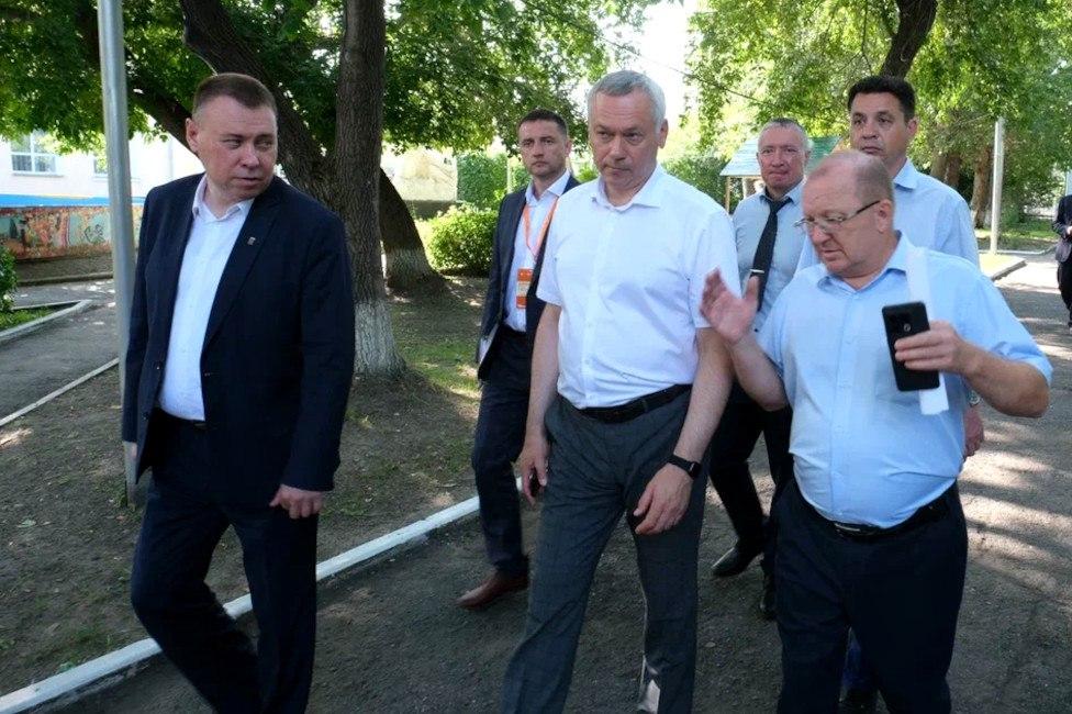 Председатель Заксобрания НСО Андрей Шимкив посетил предприятие «Орион»