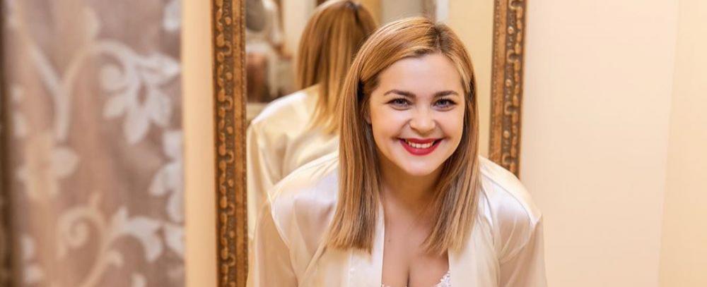Видео: Ирина Пегова пришла на премьеру фильма в платье за 132 тысячи рублей