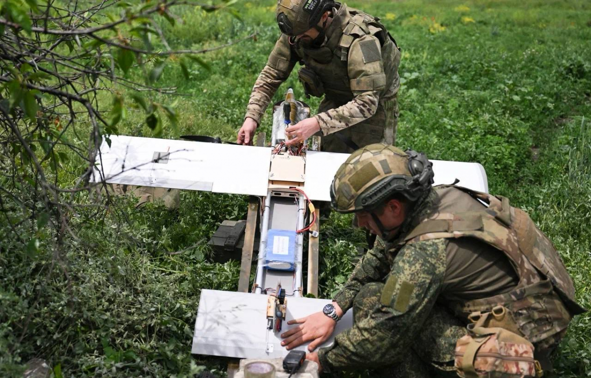 Выпускник астраханского вуза заключил контракт на службу оператором БПЛА вместо «срочки»