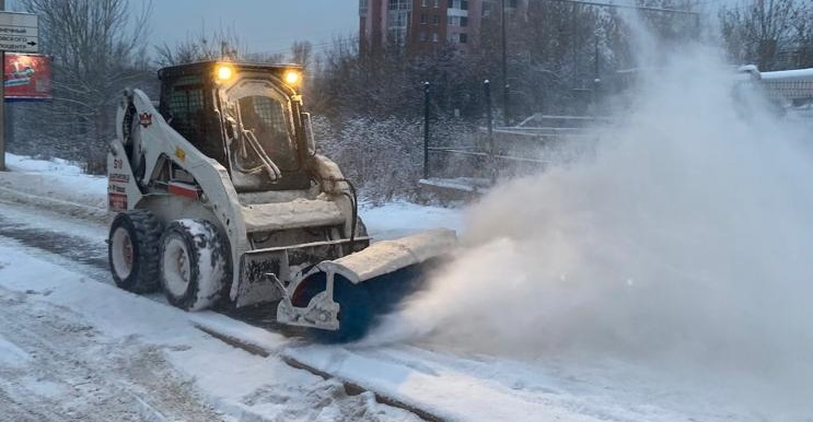 В уборке иркутских улиц задействовано 50 спецмашин