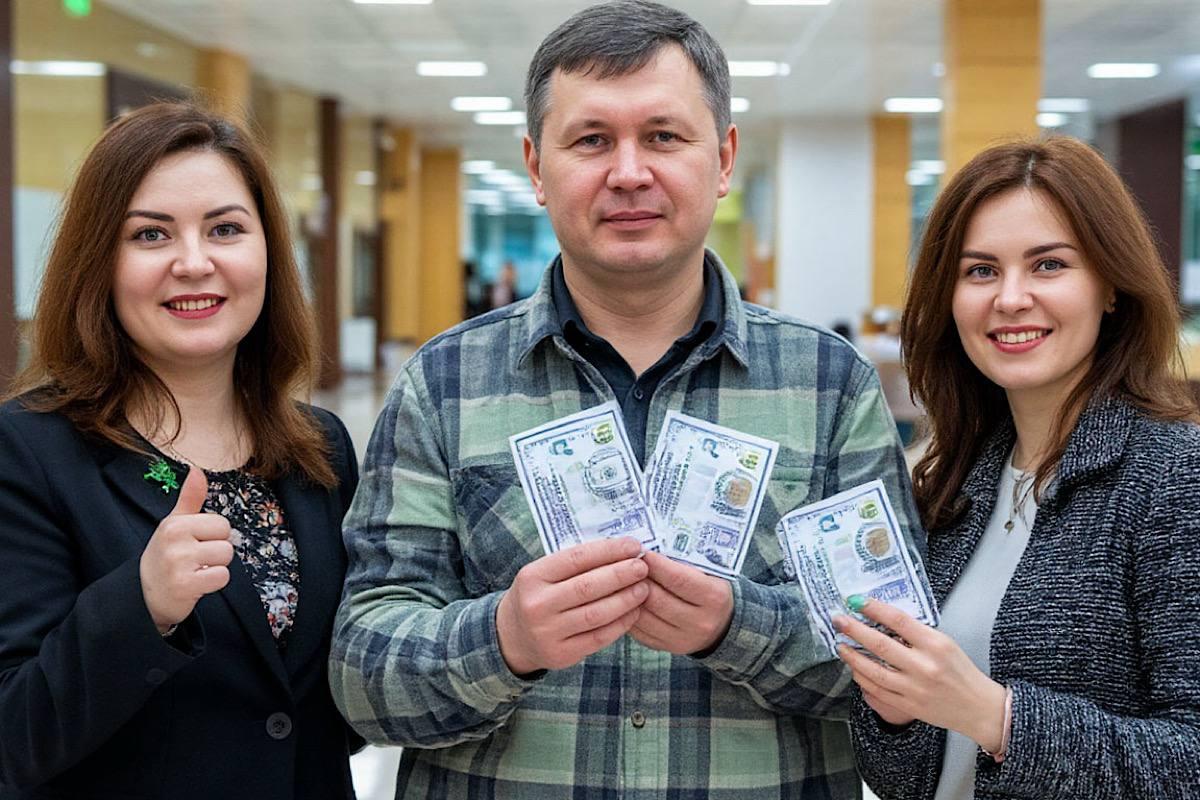 «Зарплаты подросли!»: в ХМАО работодатели стали предлагать больше