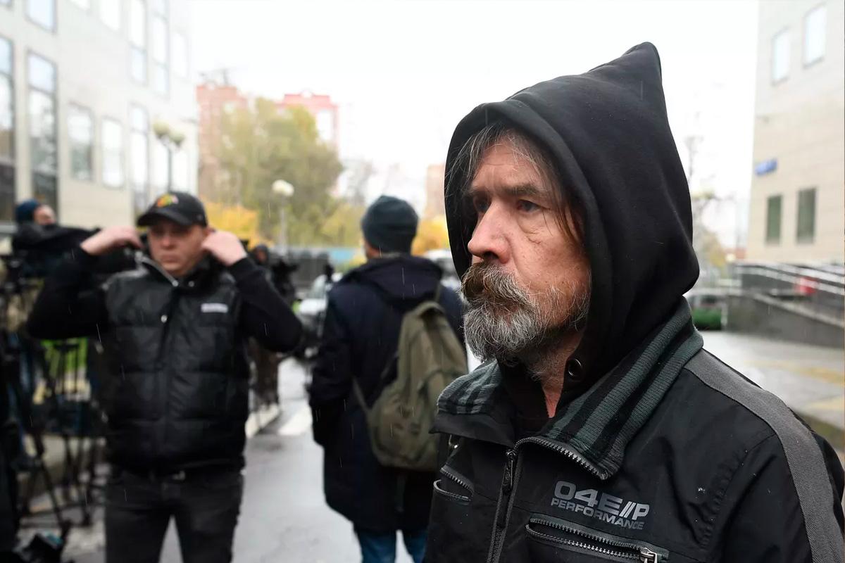 Паук предложил назвать улицу в России в честь скончавшегося британского рокера