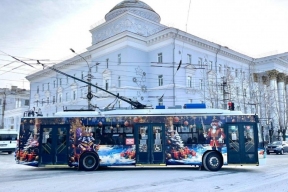 В Чите на маршрут вышел троллейбус-«Щелкунчик»