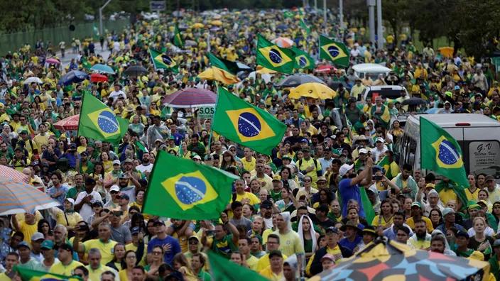 Партия Жаира Болсонару потребовала аннулировать часть голосов Лулы