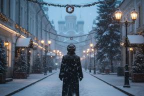 Россияне в 2025 году стали вдвое чаще покупать зимнюю одежду и обувь