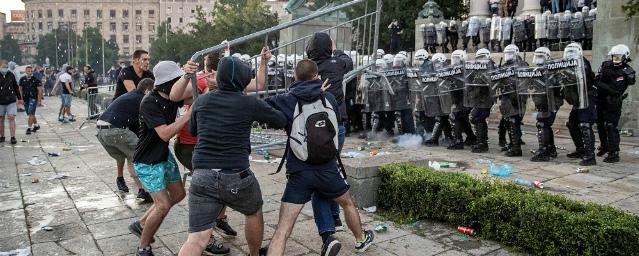 Полиция Сербии задержала нескольких человек в ходе протестов в Белграде