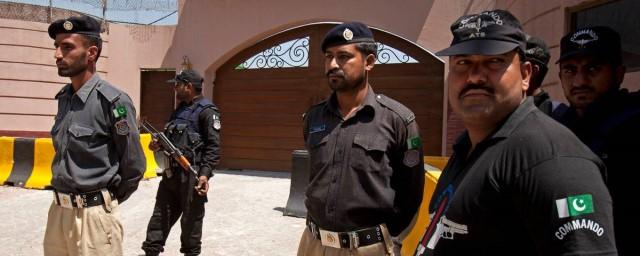 В Пакистане полиция арестовала сенатора за критические высказывания в адрес высших военных чинов