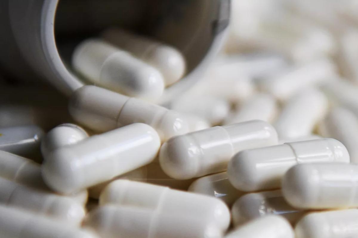 Путин подписал закон о мгновенной блокировке сайтов с незарегистрированными БАДами