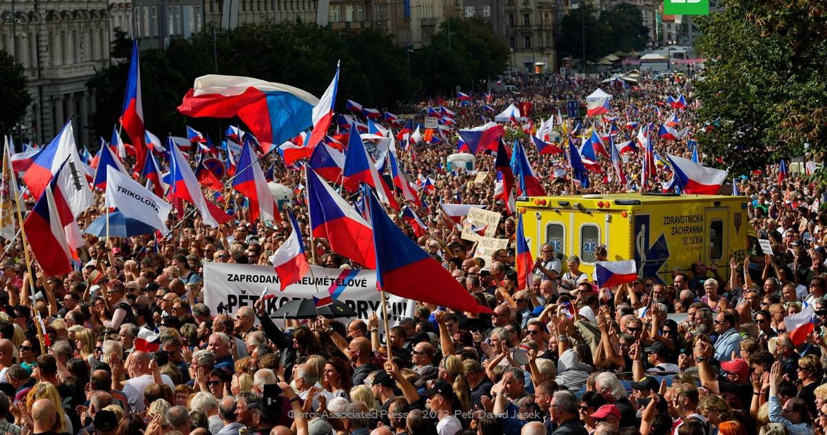 Чехия политика. Митинг в Праге 2022. Протесты в Чехии 2022. Митинги в Германии. Демонстрация в Праге.