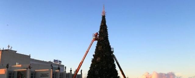 29 января в Ижевске демонтируют главную новогоднюю елку