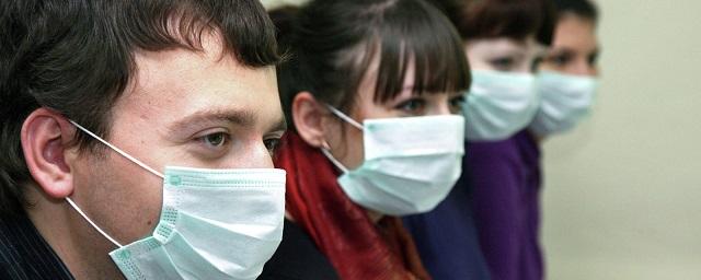 В РАН рассказали о последствиях ношения защитных масок и перчаток