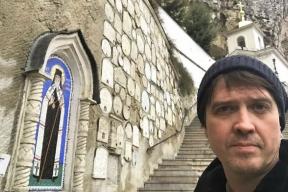 Актер Денис Матросов станет отцом в третий раз