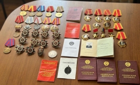 Житель Краснодара пытался отправить в Израиль госнаграды и знаки отличия советских времен