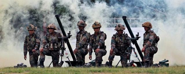 Пакистан и Индия обстреляли позиции друг друга в Кашмире