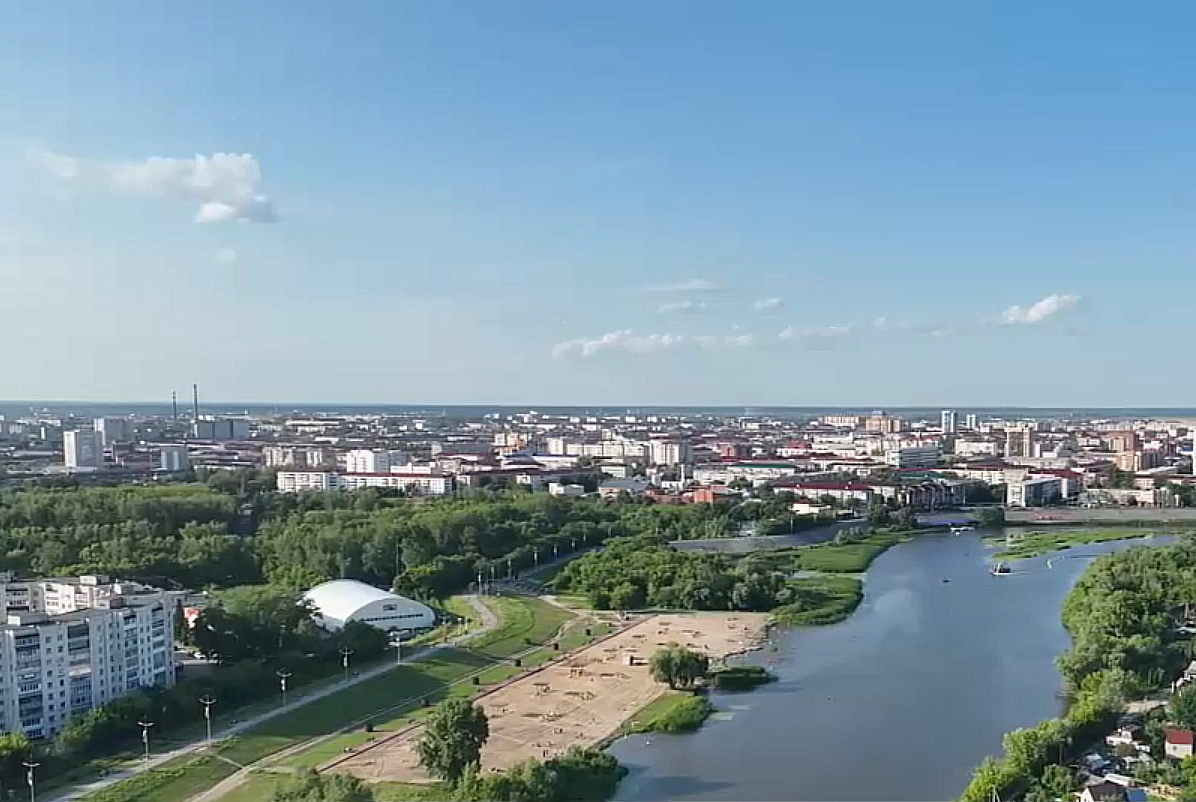 Молодые архитекторы представили проекты развития набережной Тобола в Кургане в рамках очного этапа урбанистического хакатона «Города»