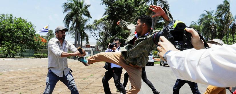В Бразилии сторонники Гуайдо атаковали посольство Венесуэлы