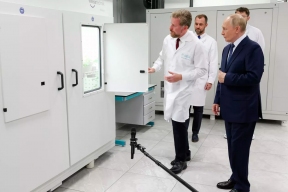 Путин посетил лабораторный комплекс НТУ «Сириус»
