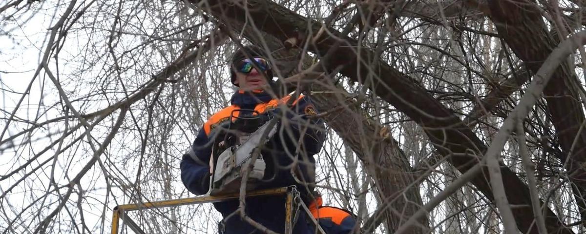 В Луганске сотрудники городских служб устранили большую часть аварийных ситуаций