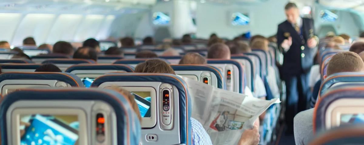 Пилоты раскрыли значение странных звуков во время полета в самолете