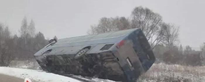 В Татарстане автобус вылетел в кювет