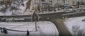 В Красноярске машина выехала на тротуар и сбила двух девушек