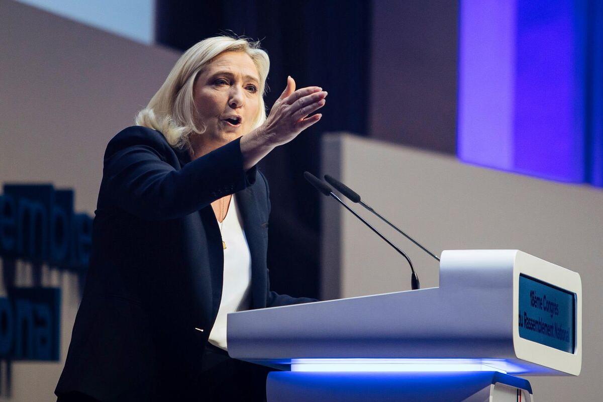 Ле Пен подвергла критике торговую сделку ЕС с США