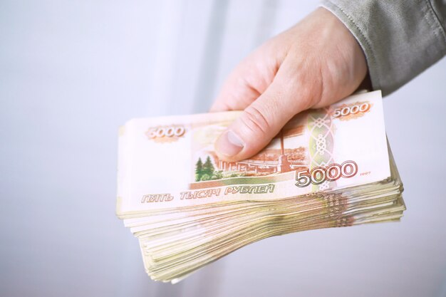 В Кировской области выросла средняя заработная плата