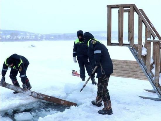 Власти Кемерово отменили купания в двух купелях на Крещение