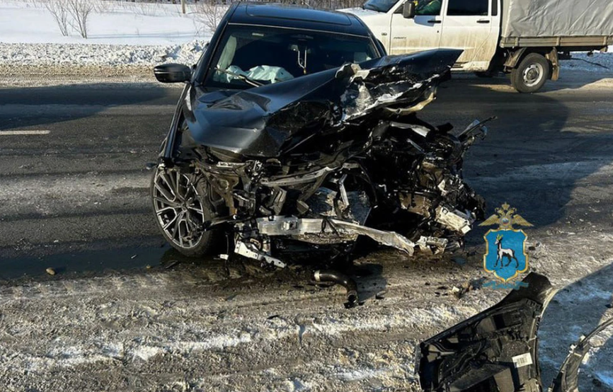 В Самарской области в лобовом столкновении погибла девушка