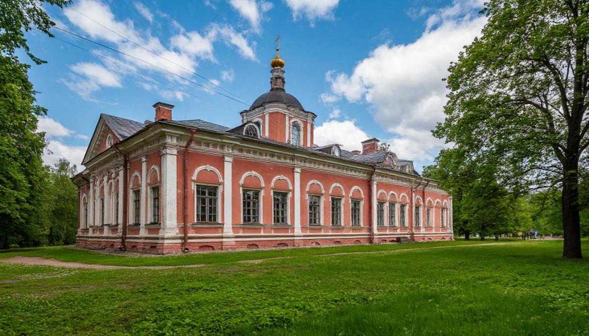 Количество посетителей музеев-заповедников Ленинградской области стабилизировалось после окончания высокого сезона
