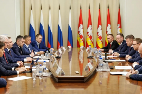 «Вопрос поддержки бойцов СВО не вызывает разногласий»: спикер Заксобрания Олег Гербер принял участие во встрече губернатора Челябинской области Алексея Текслера с парламентскими фракциями